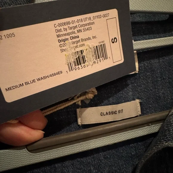 🆕 Universal Thread Dark Blue Denim Button Top or Lightweight shirt jacket - Picture 3 of 6